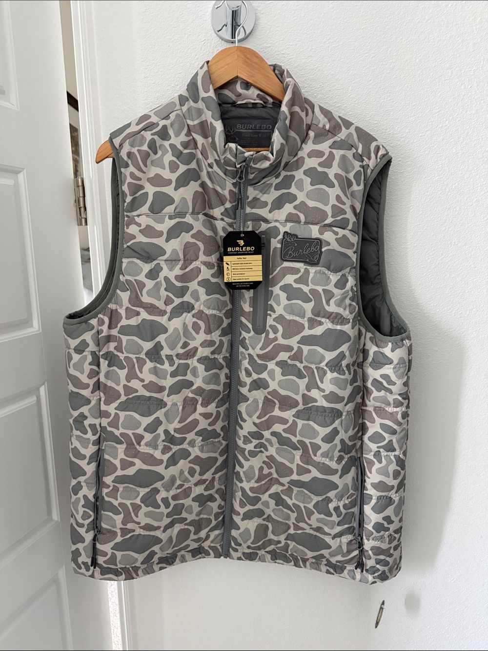 BURLEBO Men’s Gray & Olive Camo Quilted Vest